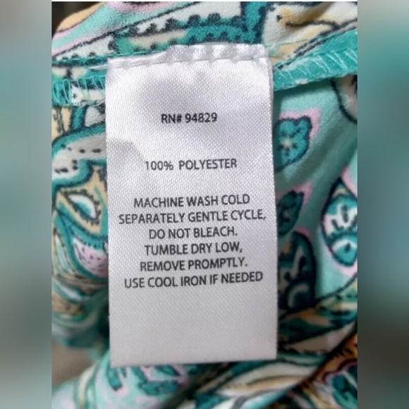 Sold. NWOT HARLOW & ROSE Size M  Shift Dress with Halter Neck Sleeveless. - Picture 4 of 6